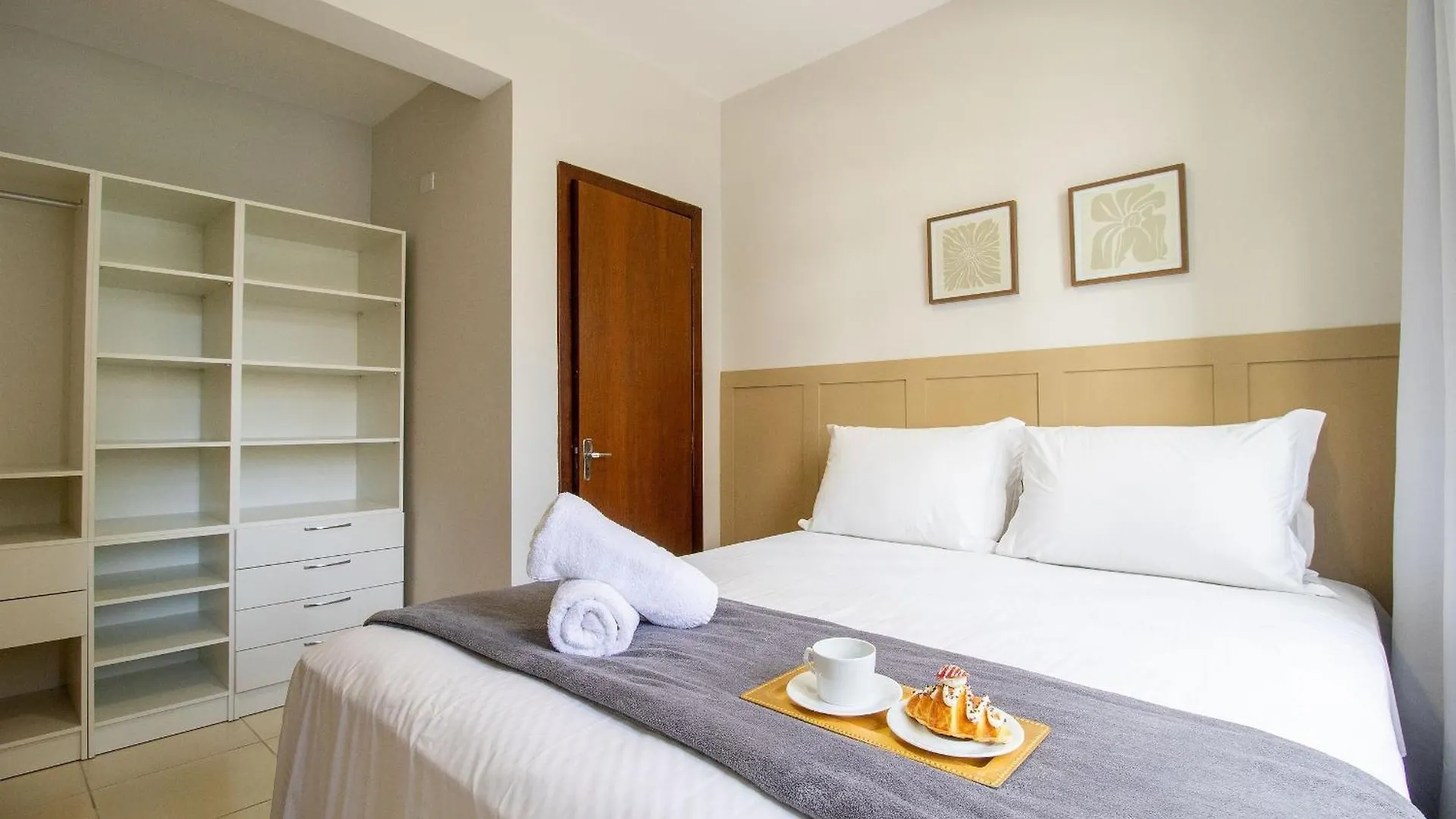 Joa31 - 2 Dorm Climatizados, Garagem, Tv Smart Apartment Balneario Camboriu