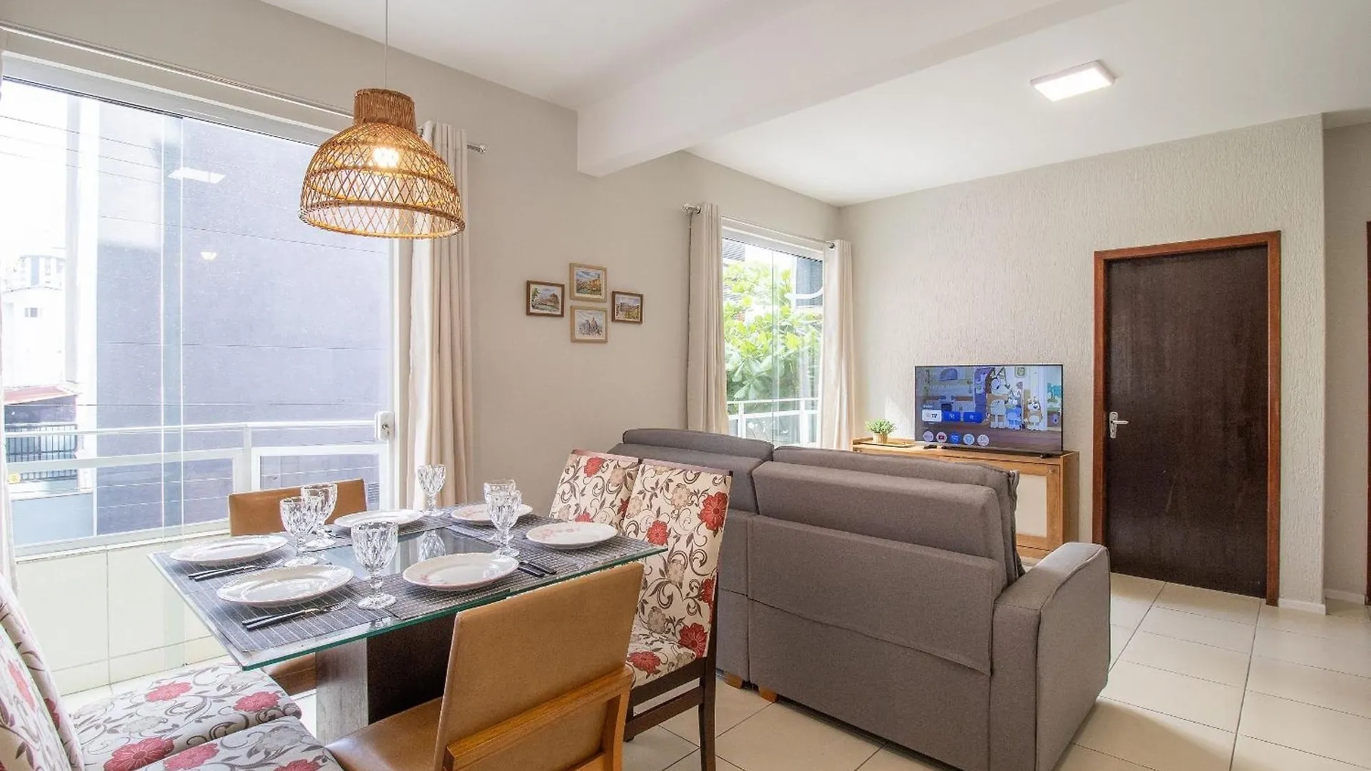 Joa31 - 2 Dorm Climatizados, Garagem, Tv Smart Apartment Balneario Camboriu