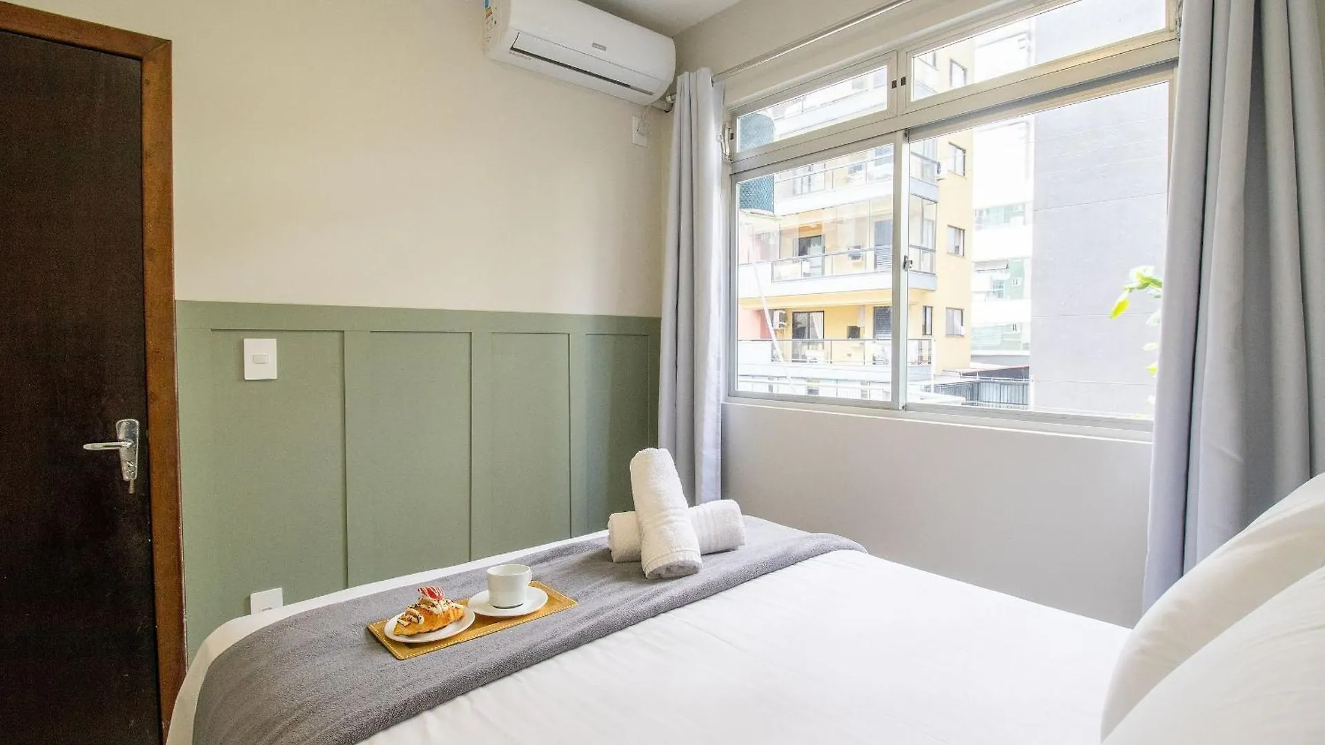 Joa31 - 2 Dorm Climatizados, Garagem, Tv Smart Apartment Balneario Camboriu