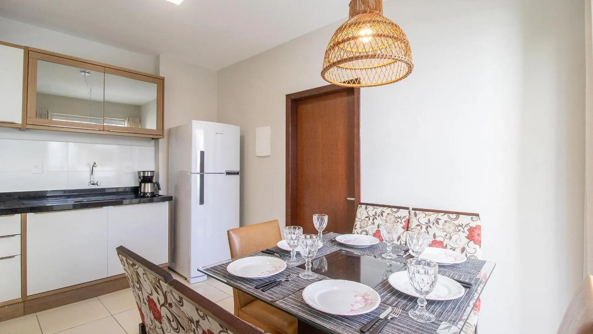 Joa31 - 2 Dorm Climatizados, Garagem, Tv Smart Apartment Balneario Camboriu