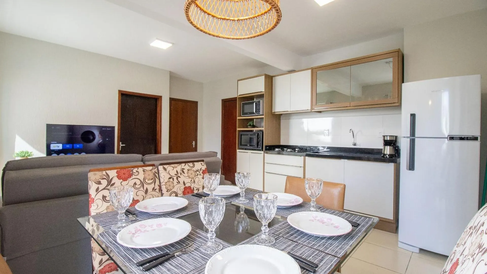 Joa31 - 2 Dorm Climatizados, Garagem, Tv Smart Apartment Balneario Camboriu Brazil