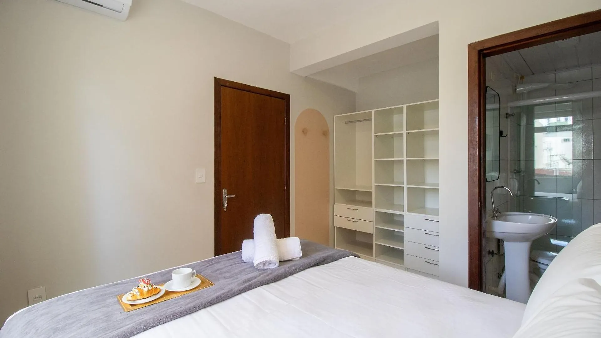 Joa31 - 2 Dorm Climatizados, Garagem, Tv Smart Apartment Balneario Camboriu